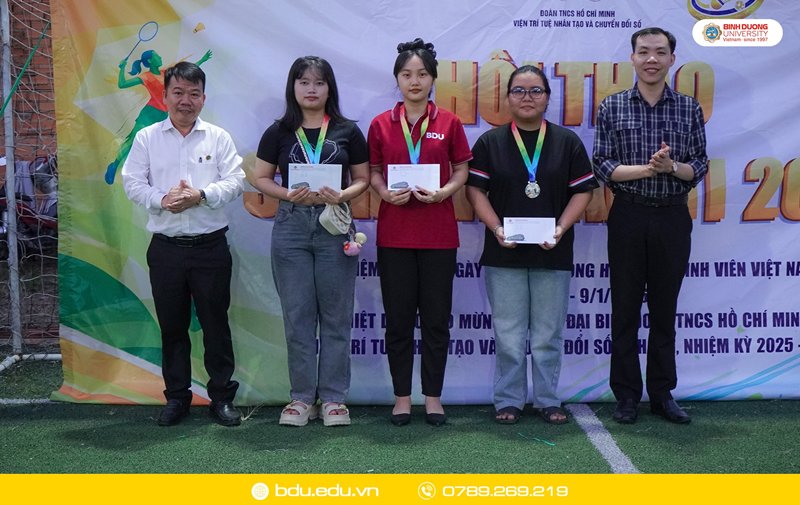 Hoi thao Sinh vien 2025 (2)